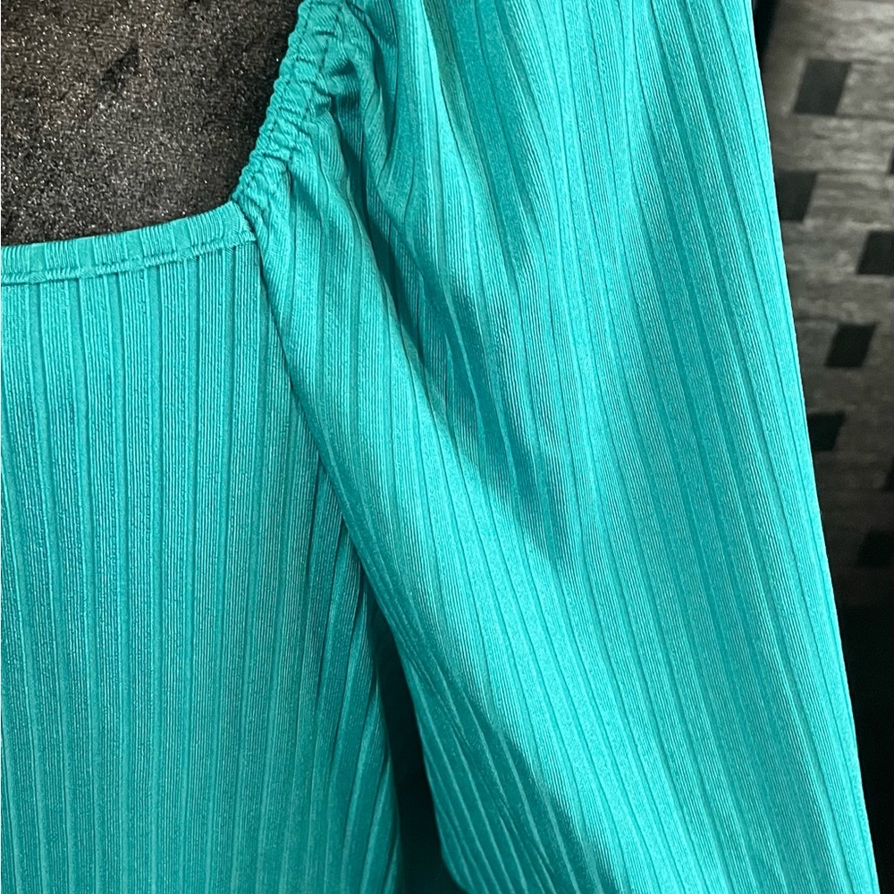 Dress - Picture 3 of 8